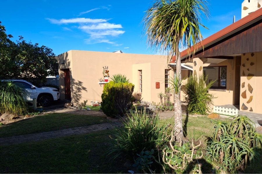 4 Bedroom Property for Sale in Kabega Park Eastern Cape